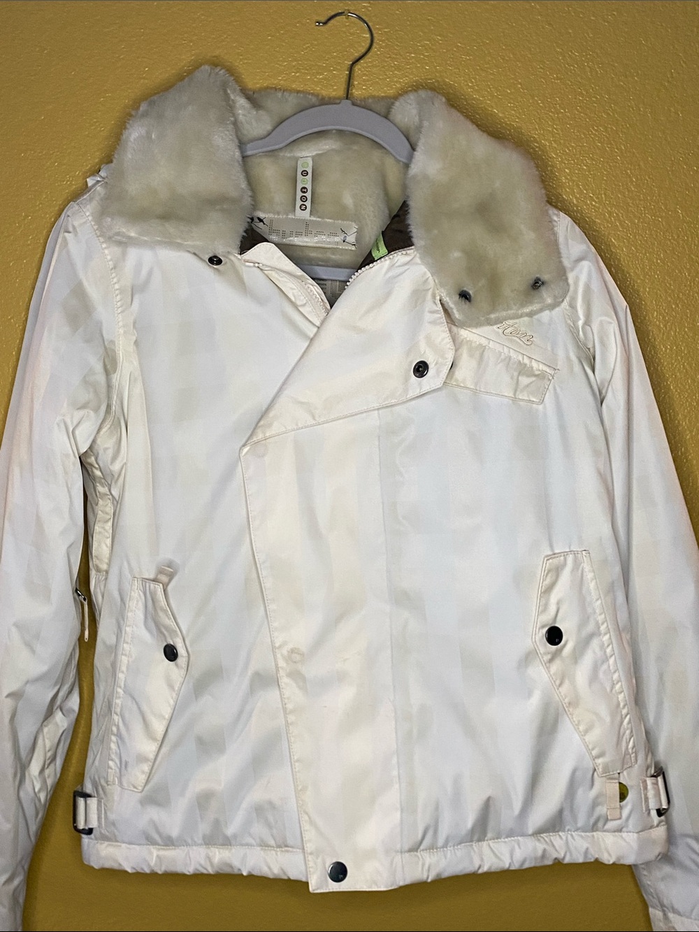 Burton w/faux fur and hood Ski Jacket